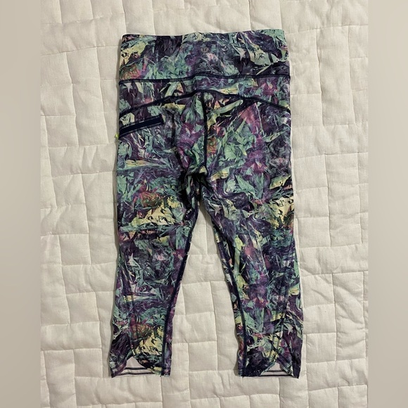 Lululemon Top Speed Crop - Picture 2 of 8